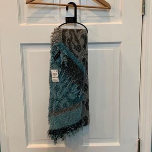Wrap scarf with Fringe